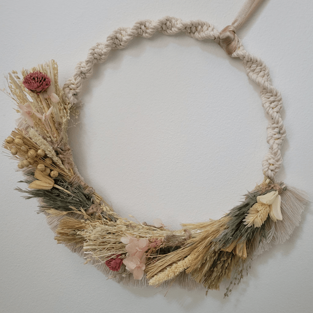 Anneau en macramé à suspendre fleurs séchées  